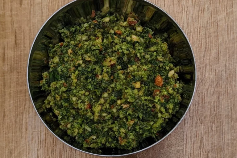 Fertiges Pesto mit Lakritz Basilikum